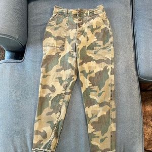 Hollister Camo Pants Medium